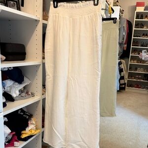New w/out tags Skies Are Blue Textured White Pants